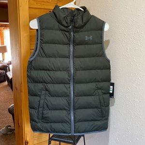 Under Armour, YLG insulated dark green vest